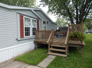 1090 Arthur Blvd, Pulaski, WI 54162