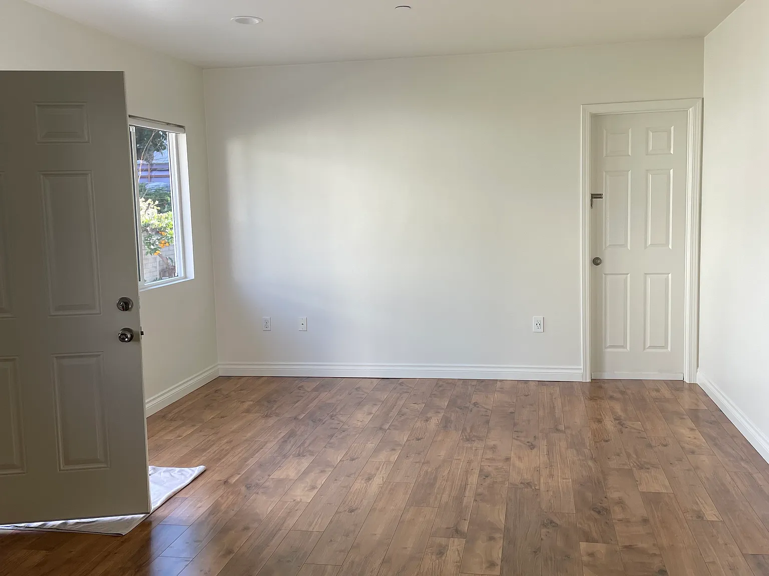 310 El Monte St — Photo 3