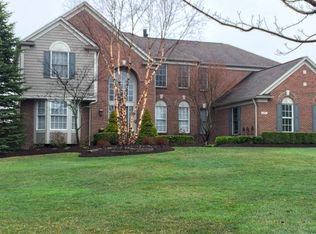 2055 Aberdeen Ct, Rochester, MI 48306