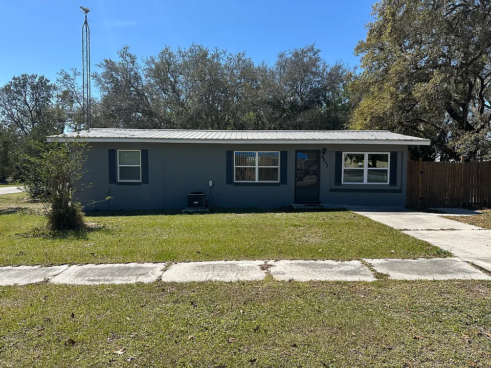 4633 Date Palm Dr