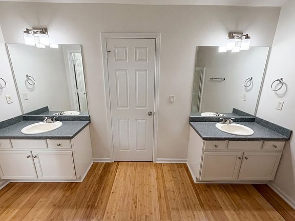 3rd image of 245 Shadetree Ln