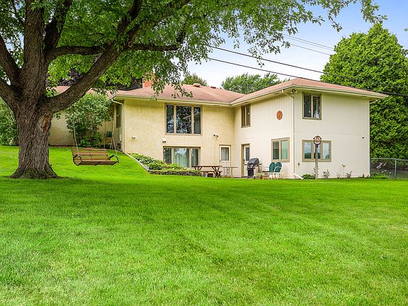 3rd image of 1129 Pike Lake Dr