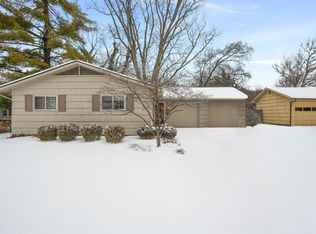 2338 Edgevale Rd, Columbus, OH 43221