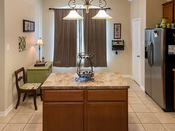 Island/Breakfast Nook