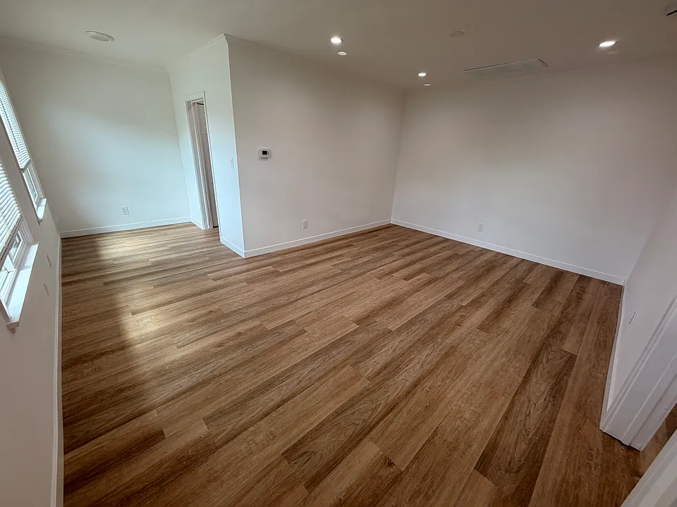 11233 Victory Blvd #11233