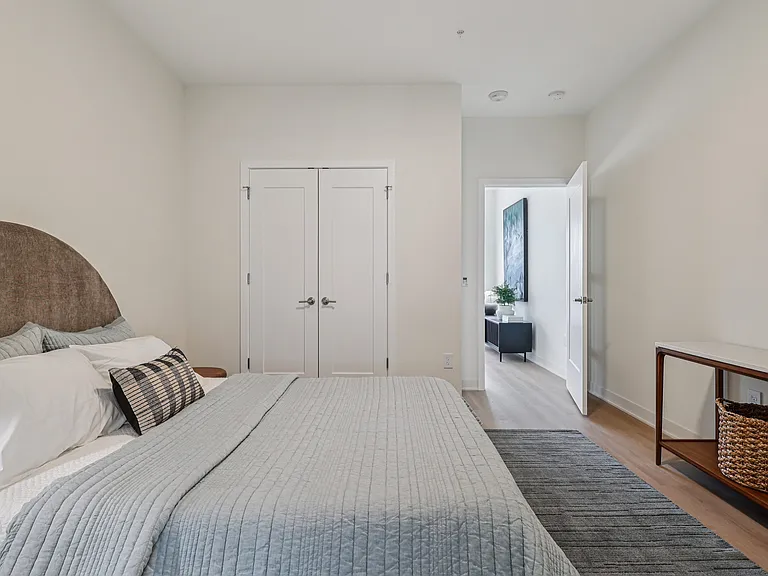 7 West 7th Apartments — Photo 45