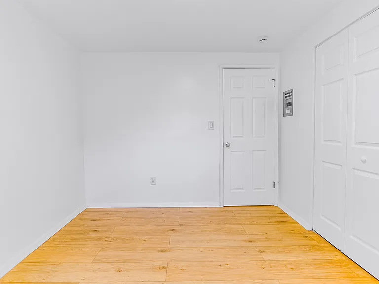1342 W 114th St #11 — Photo 8