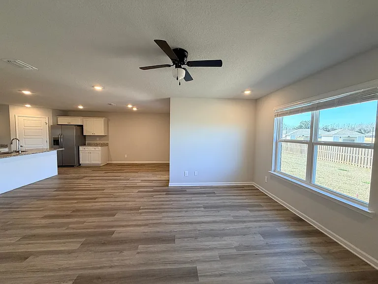 10394 Lowell St E — Photo 9