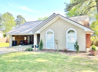 275 Thornton Dr, Columbus, MS 39702