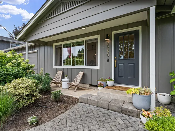 2240 Valhalla St, Eugene, OR 97401