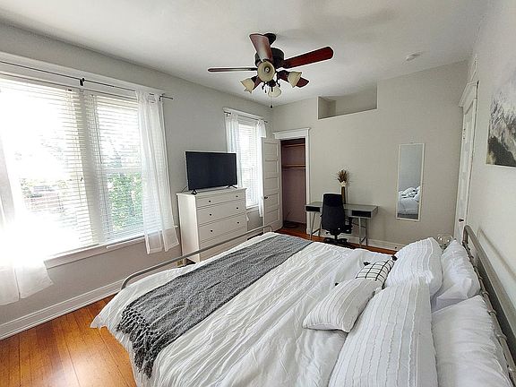 King bed and closet