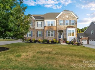 16001 Arabian Mews Ln, Charlotte, NC 28278
