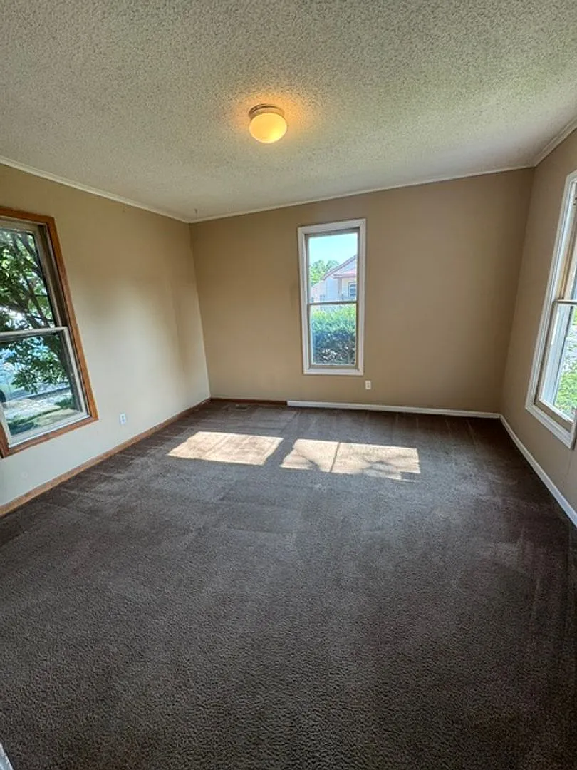 534 South Street — Photo 4