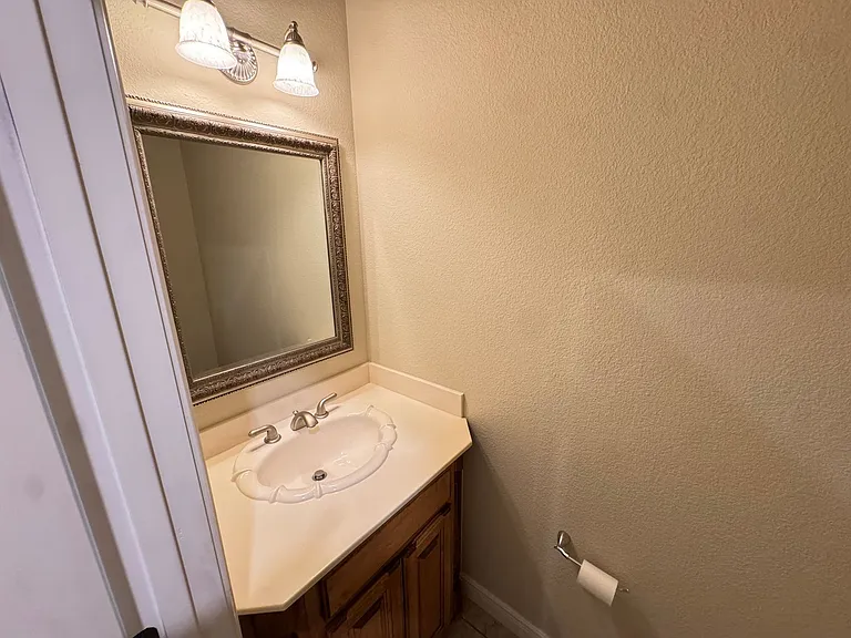 407 Lyndal Ln — Photo 40