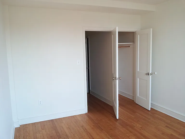 Falls Road Apartments — Photo 3