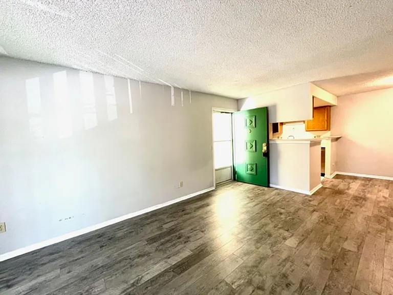 8555 Fairmount Dr #E203-E20 — Photo 22