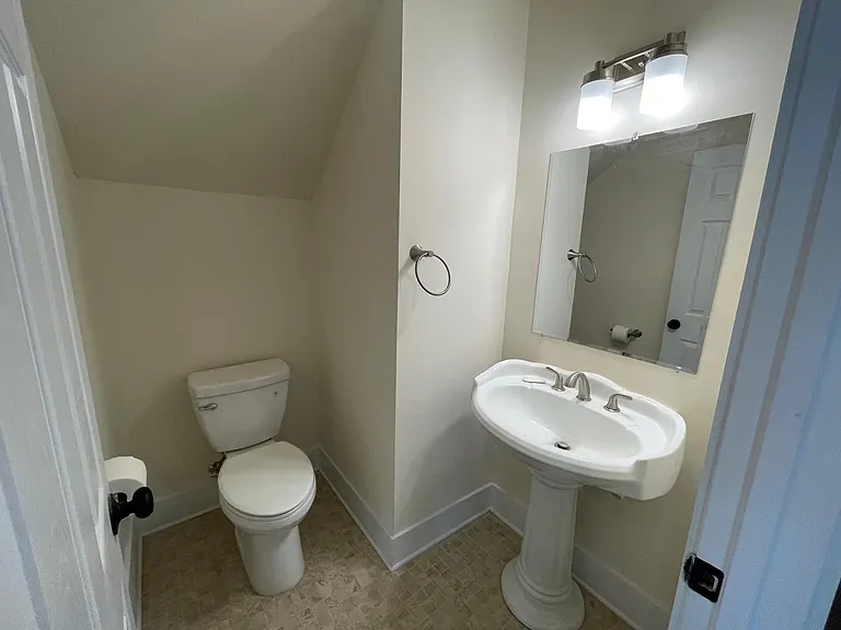 65 Lester St — Photo 7