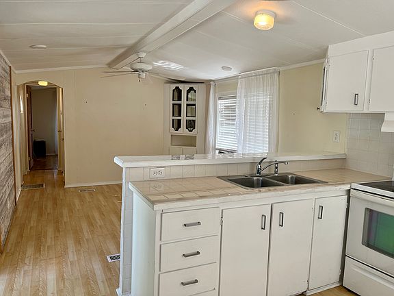 4th image of 4633 SW 73rd Ave #9