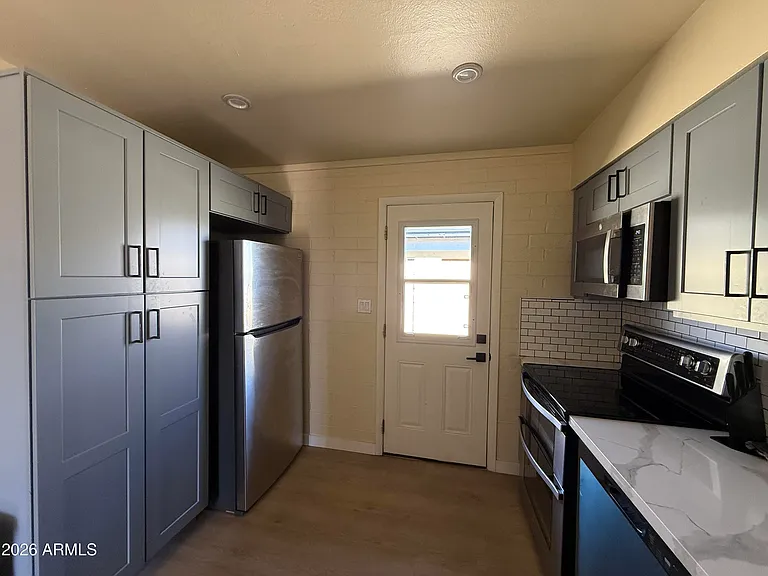 1312 W 5th St — Photo 20