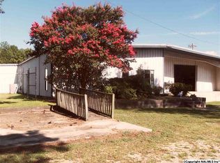 835 McEntire Ln, Decatur, AL 35601