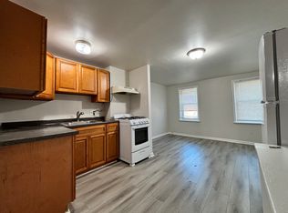 894 N 42nd St, Philadelphia, PA