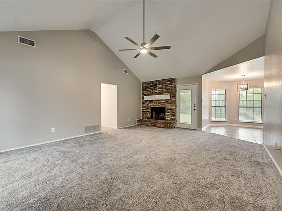 3rd image of 5717 N Hills Dr
