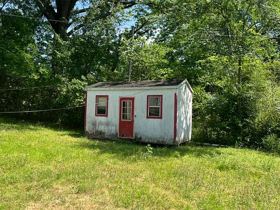 3rd image of 3429 Moore Dr