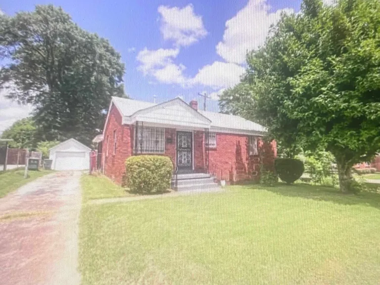 494 Fernwood Ave — Photo 1