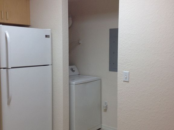 2nd image of 304 Belmont Ln
