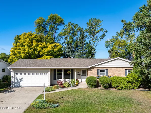 1523 Hoven Ln, Crookston, MN 56716