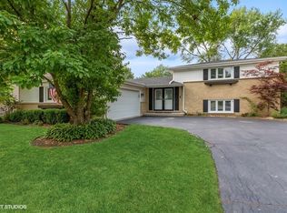 706 W Ladd St, Arlington Heights, IL 60004