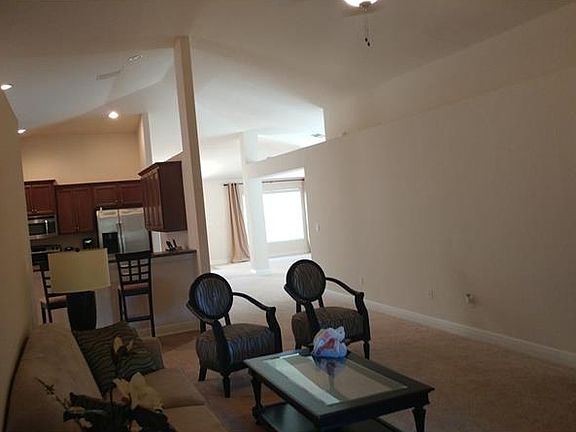 3rd image of 18636 New London Ave
