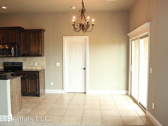 5th image of 4403 SW Brandon Ln