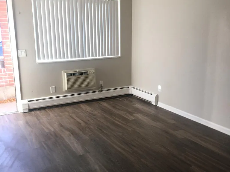 Delaware Apartments — Photo 6