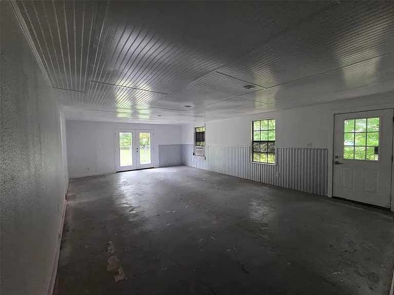 417 E Main St — Photo 7