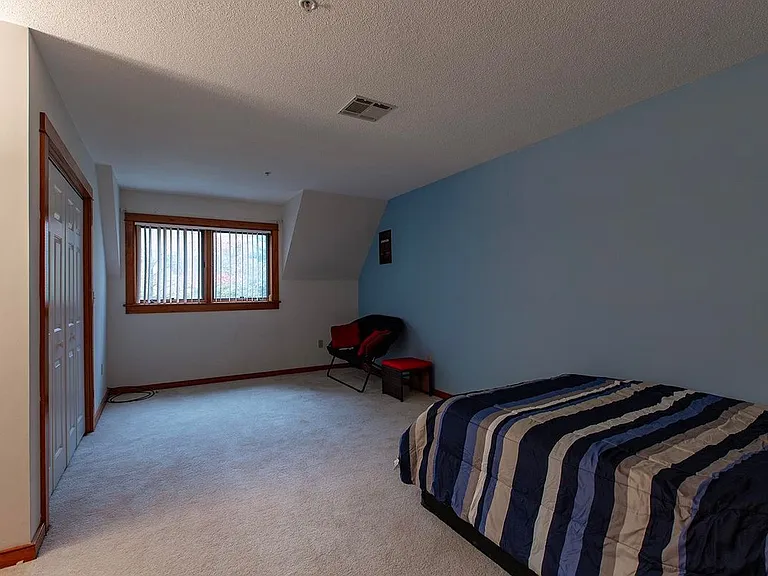 33 Clearwater Dr — Photo 11