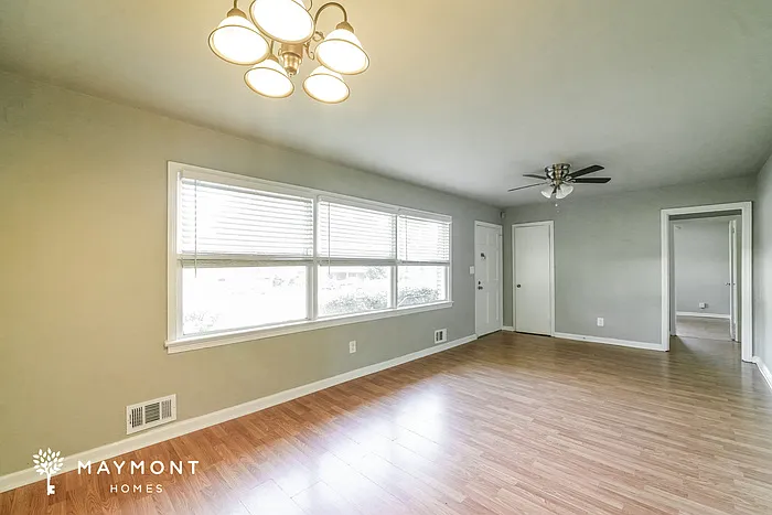 933 Clay Rd SW — Photo 5
