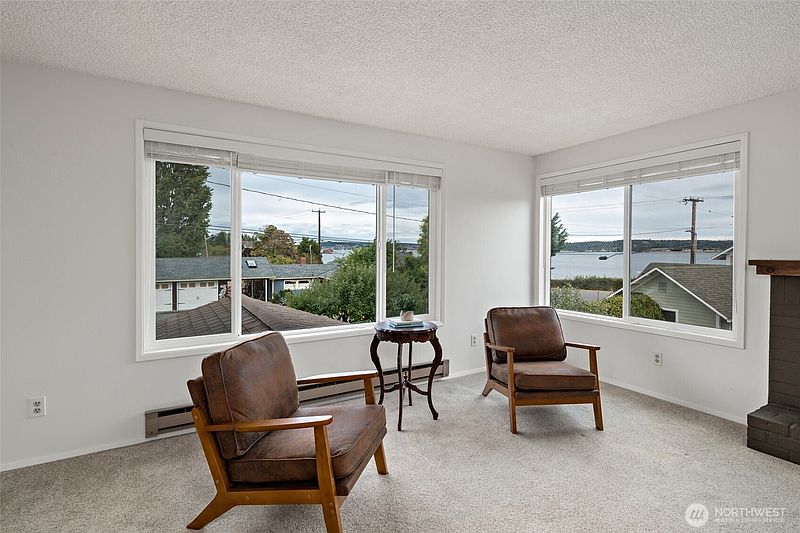 4th image of 809 NE Perkins Street
