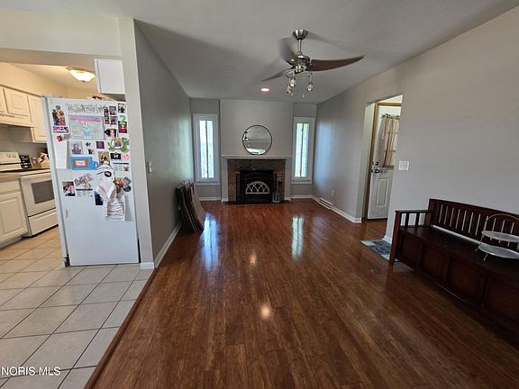 4th image of 3238 S Eastmoreland Dr