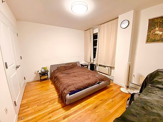 4th image of 2550 Crescent St Ste 2