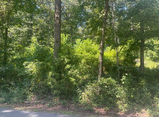 19 S Holiday Dr, Dadeville, AL 36853