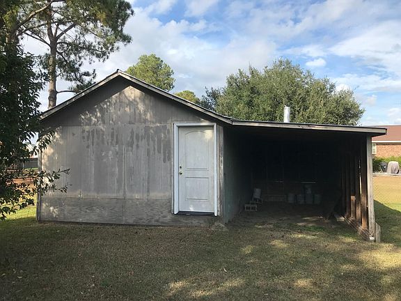 3rd image of 551 Main St