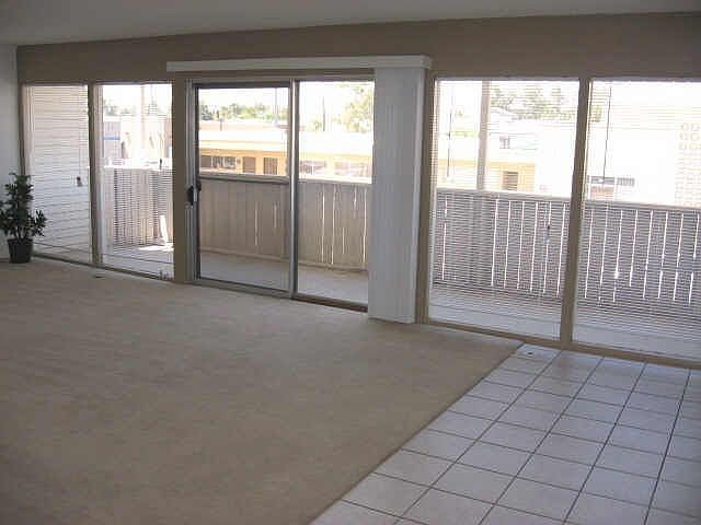 Living Room w/ HUGE Balcony