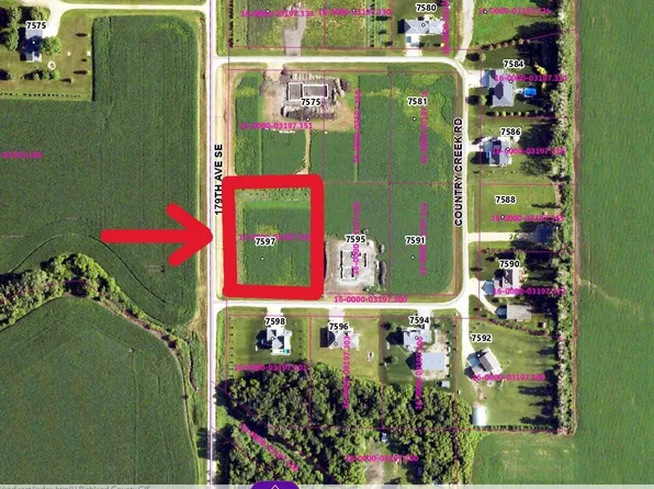 7597 Country Creek Rd, Wahpeton, ND 58075