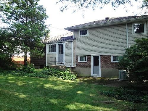 5th image of 10 Debora Dr