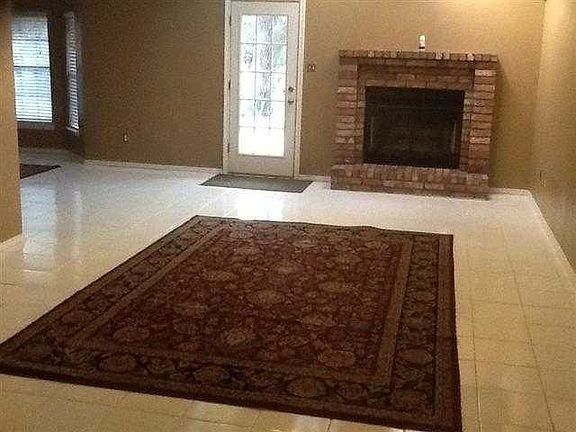 3rd image of 10 Willow Ct