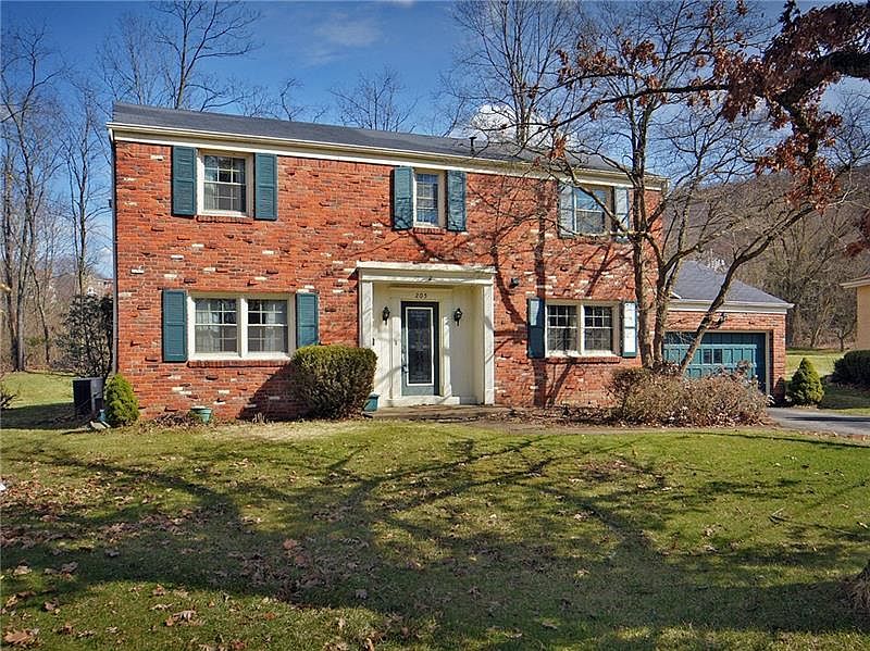 1st image of 205 Woodlawn Dr
