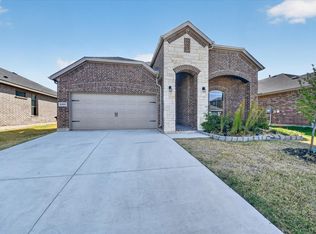 2325 Sun Star Dr, Haslet, TX 76052