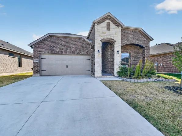 2325 Sun Star Dr, Haslet, TX 76052