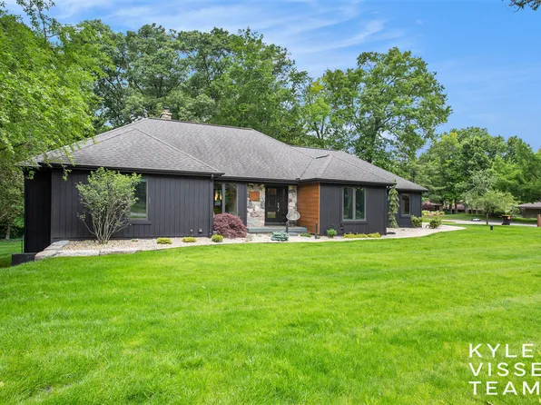 1610 Mont Rue Dr SE, Grand Rapids, MI 49546